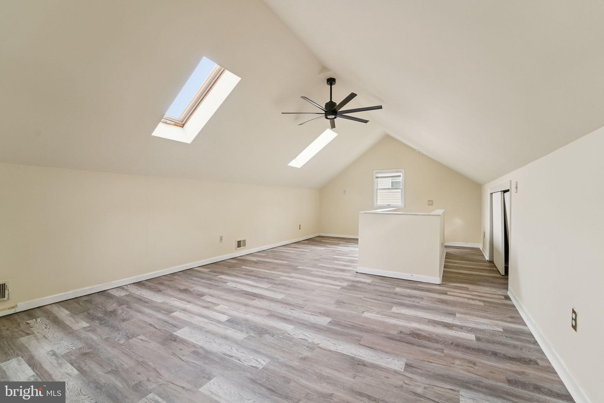 WILLIAMSBURG - Residential