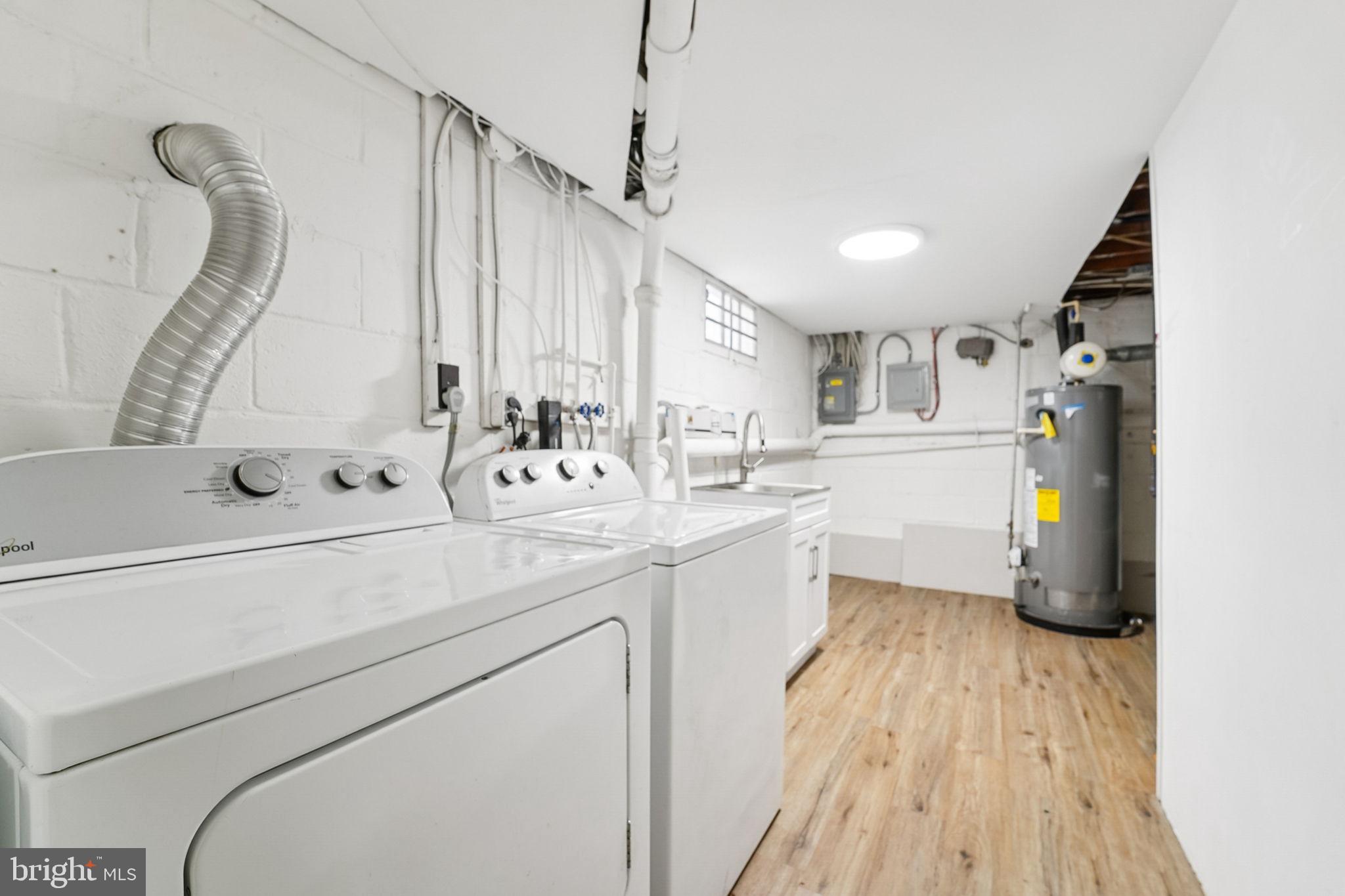 WILLIAMSBURG - Residential