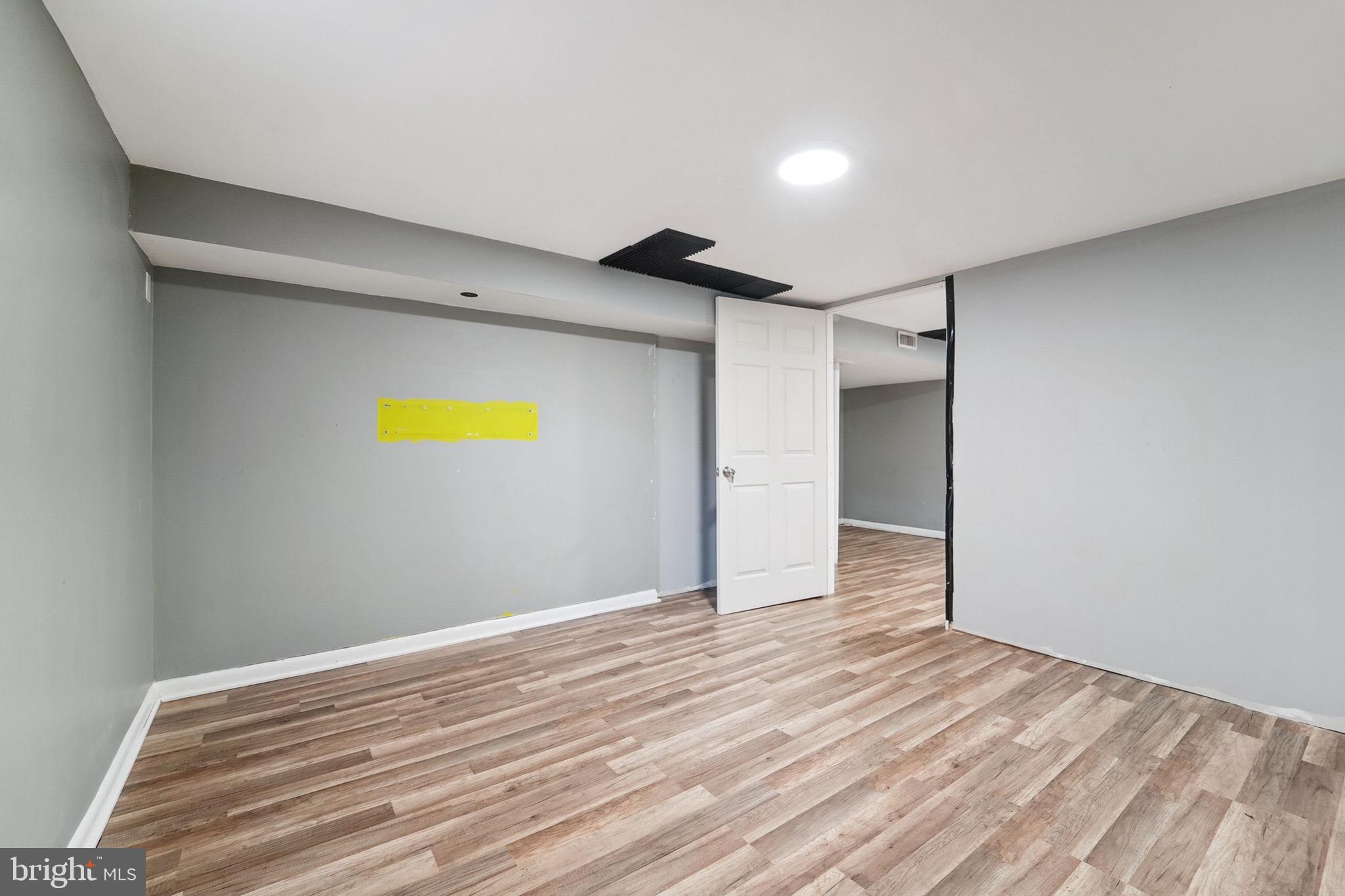 WILLIAMSBURG - Residential