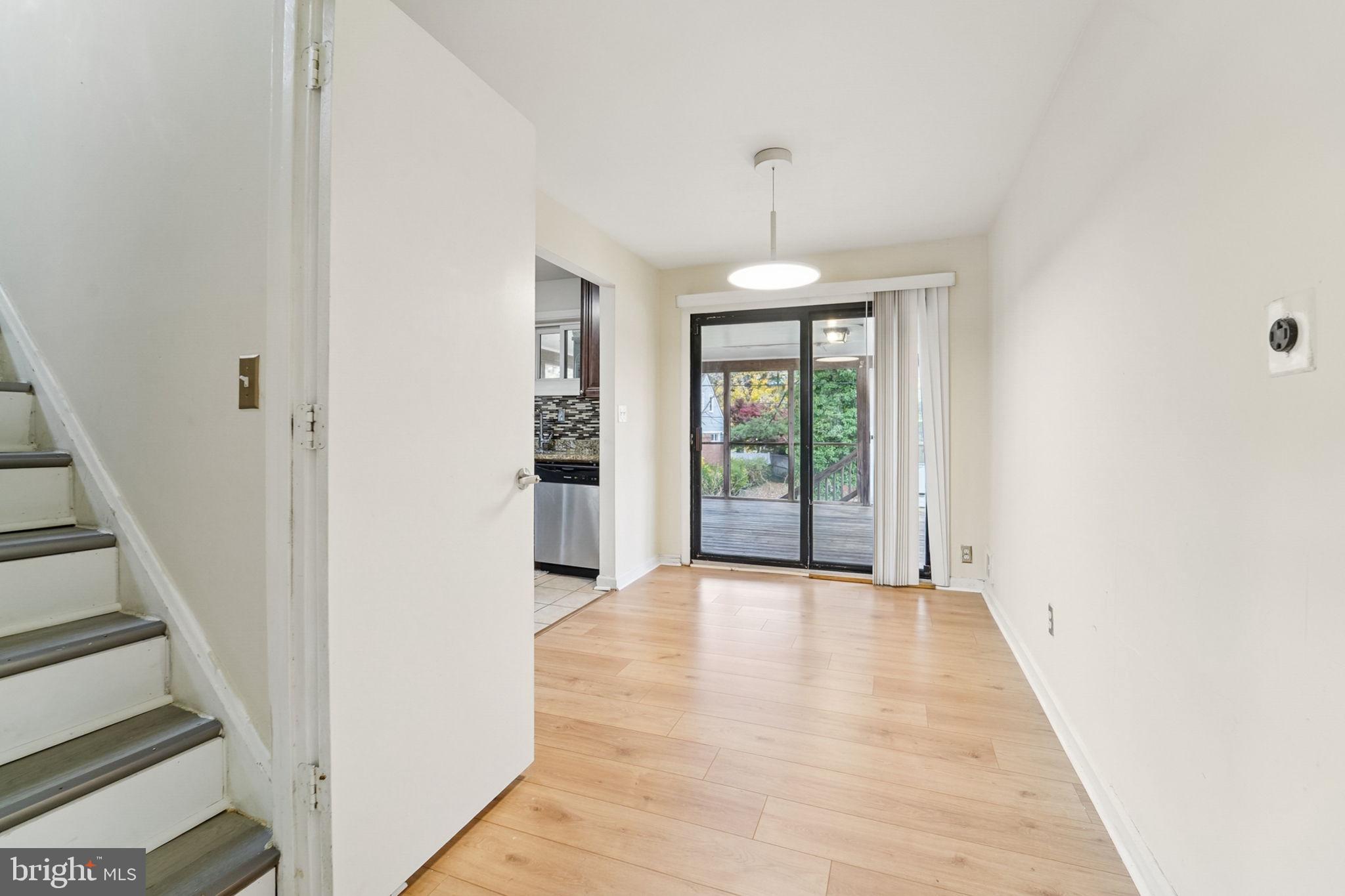 WILLIAMSBURG - Residential