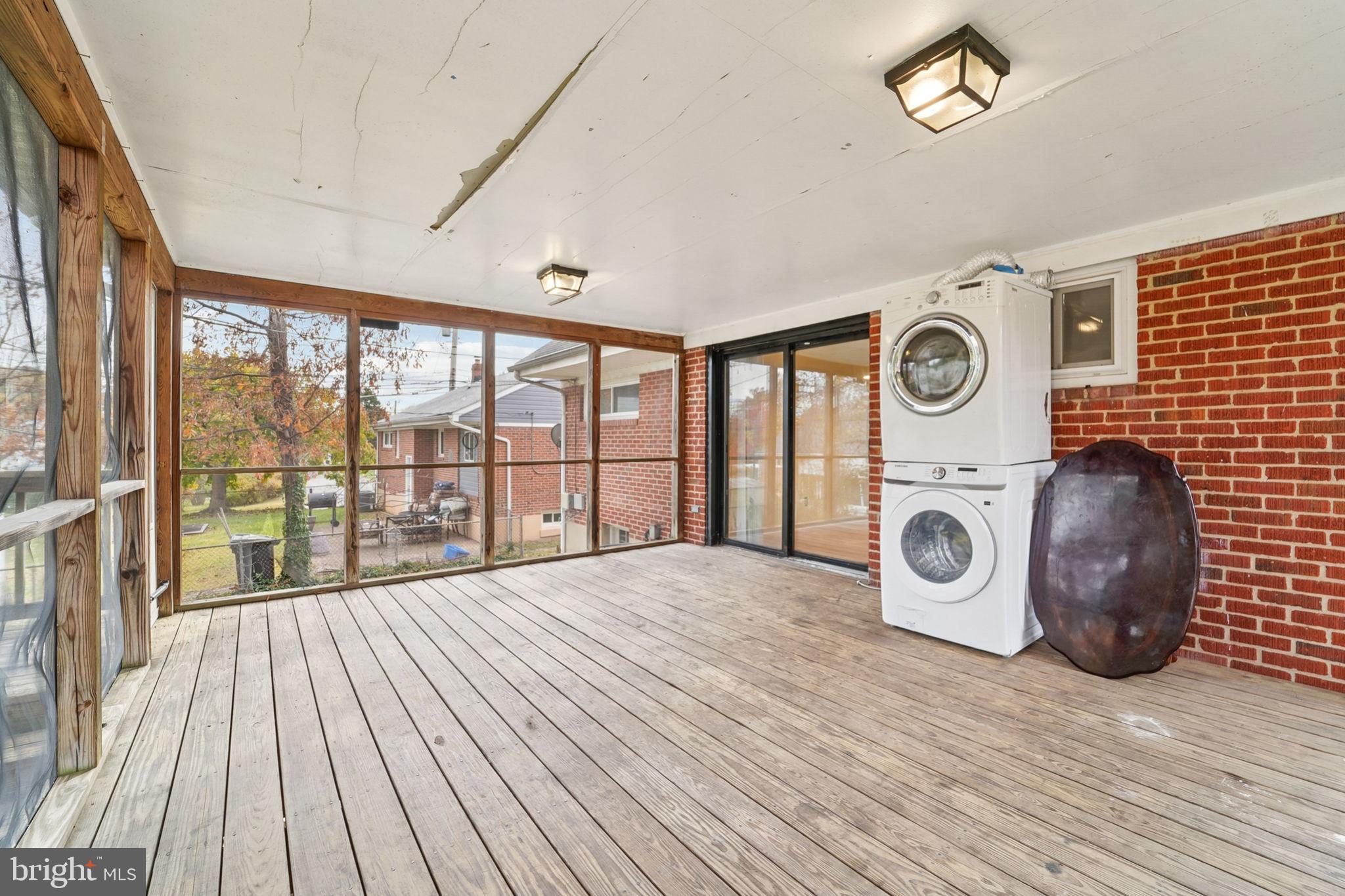 WILLIAMSBURG - Residential