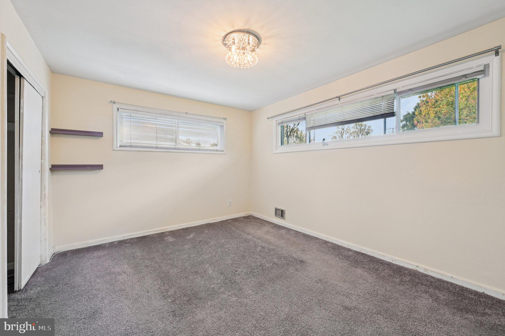 WILLIAMSBURG - Residential