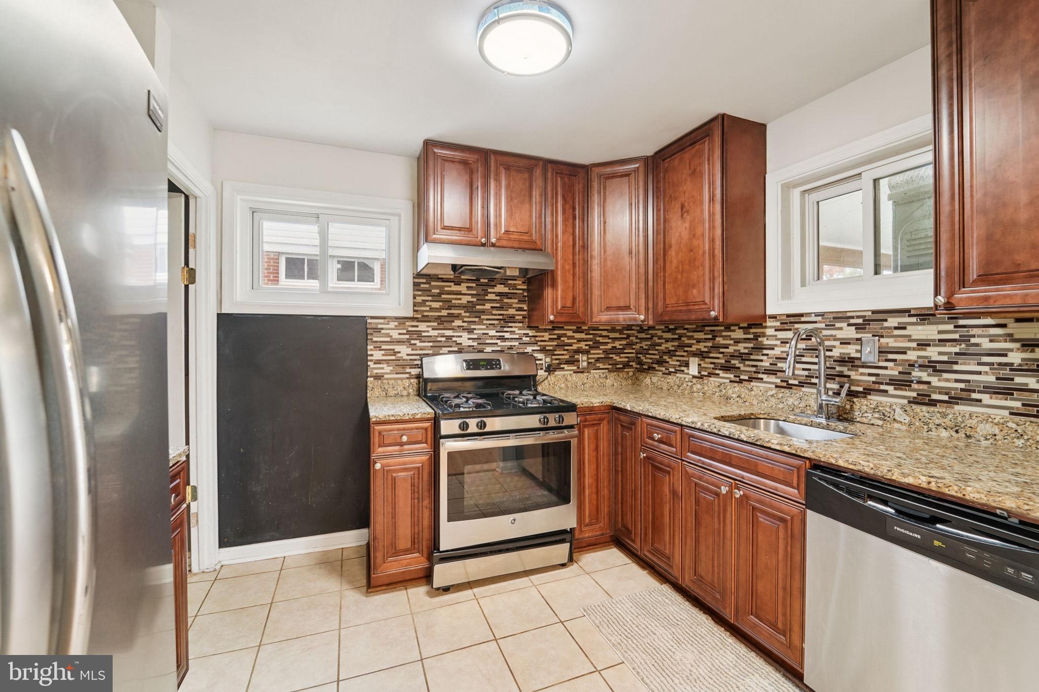 WILLIAMSBURG - Residential