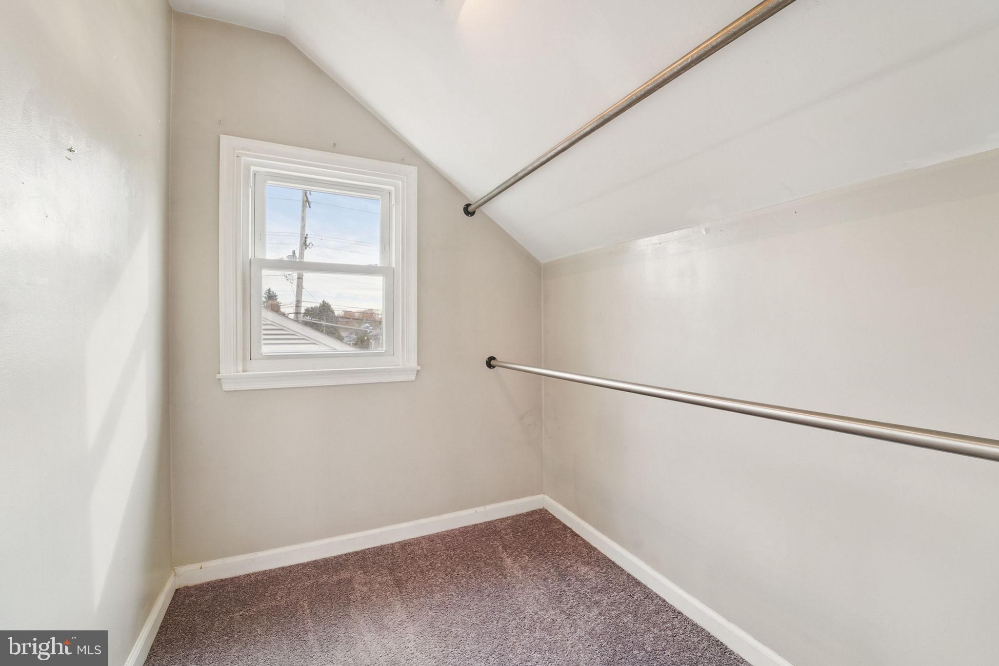 WILLIAMSBURG - Residential