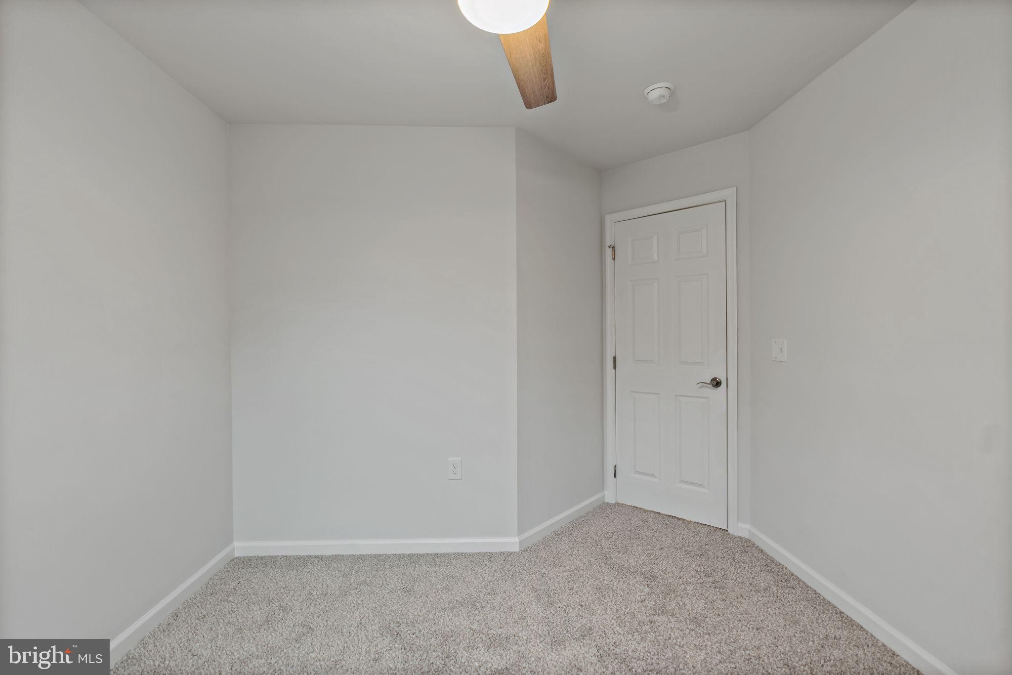 MIDDLE CREEK MANOR - Residential