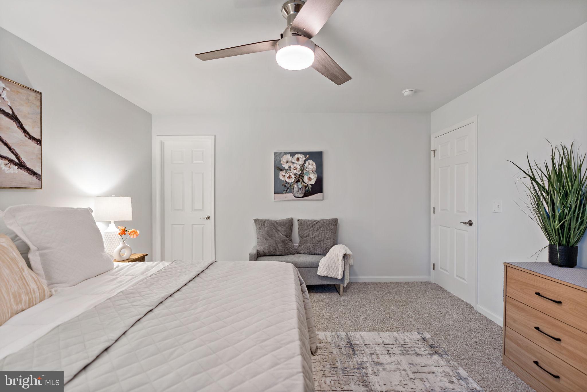 MIDDLE CREEK MANOR - Residential