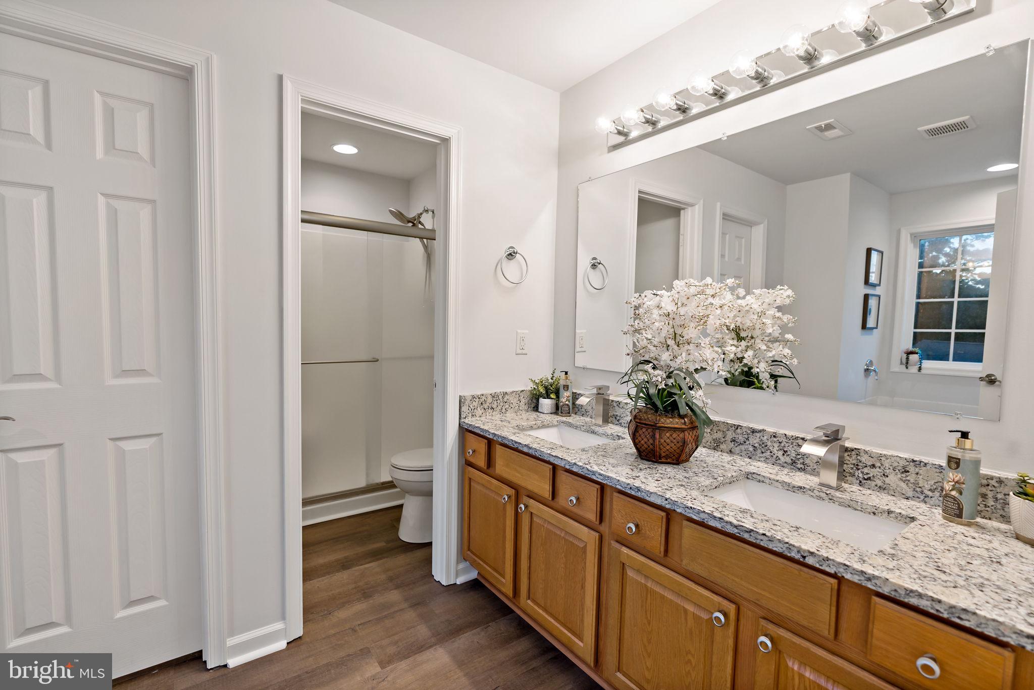 MIDDLE CREEK MANOR - Residential