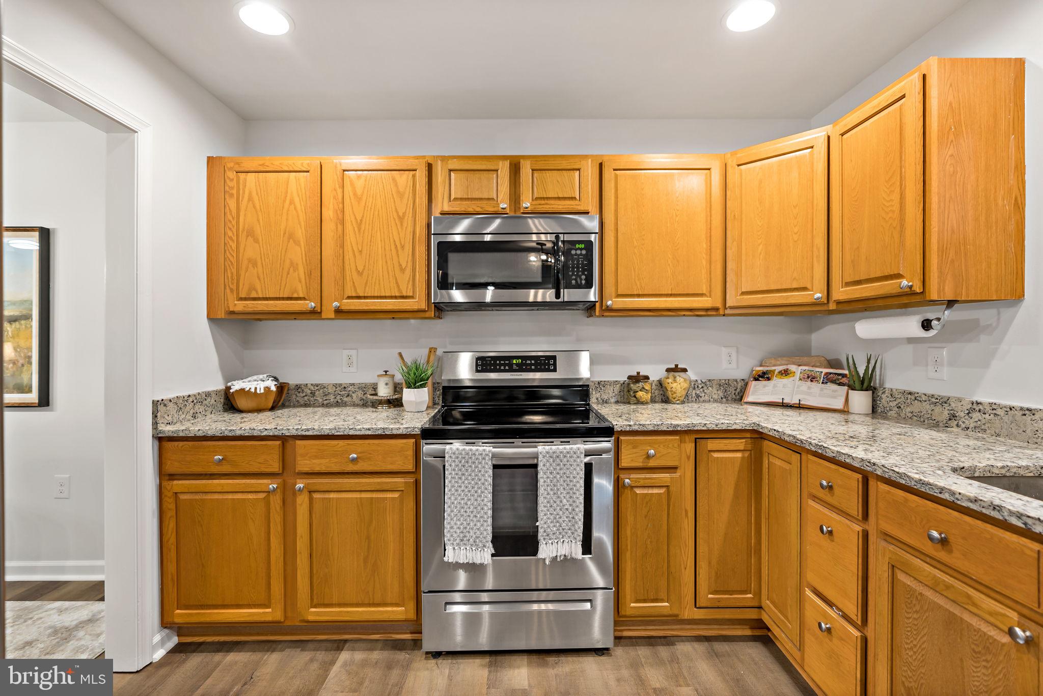 MIDDLE CREEK MANOR - Residential