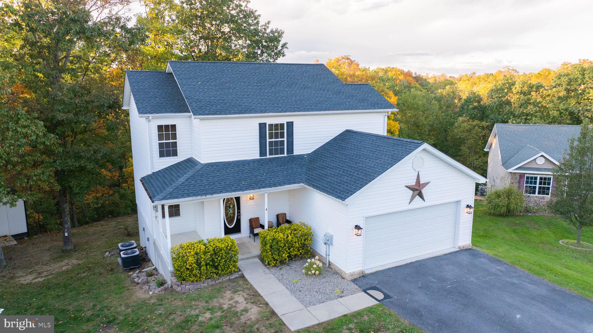 MIDDLE CREEK MANOR - Residential