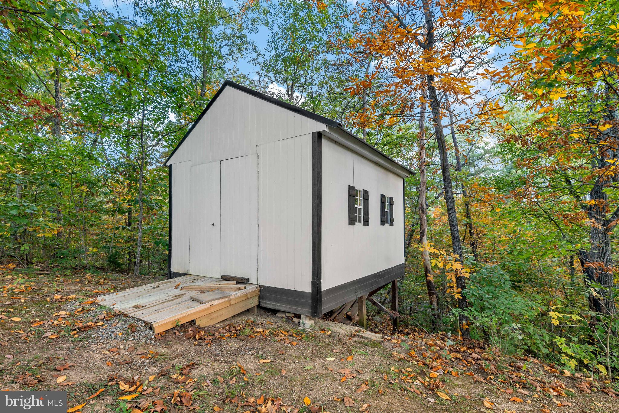 MIDDLE CREEK MANOR - Residential