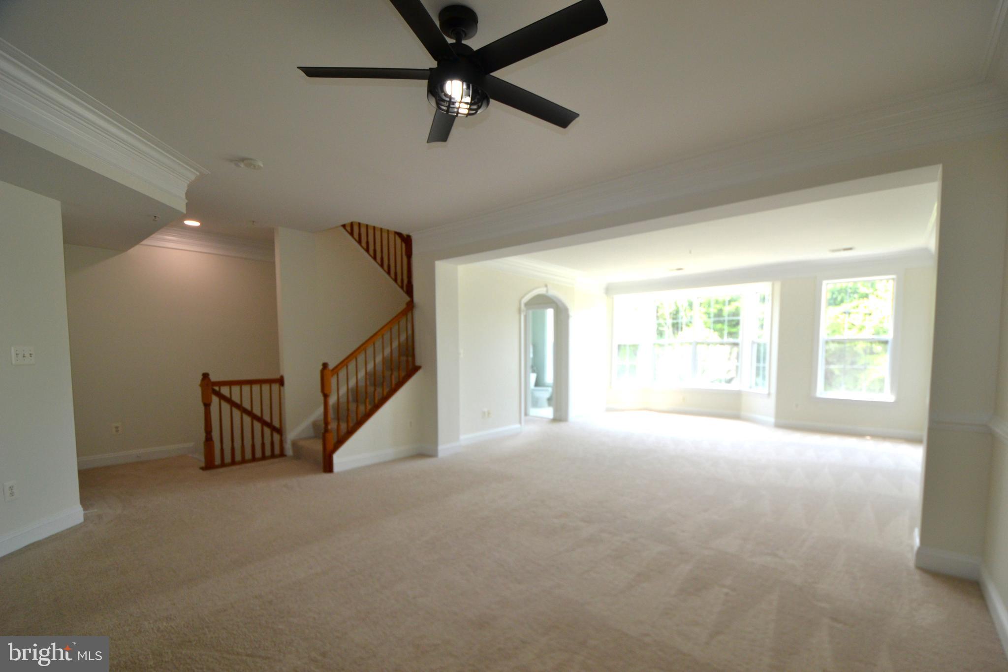 HAMPTON SQUARE CONDOMINIUMS - Residential