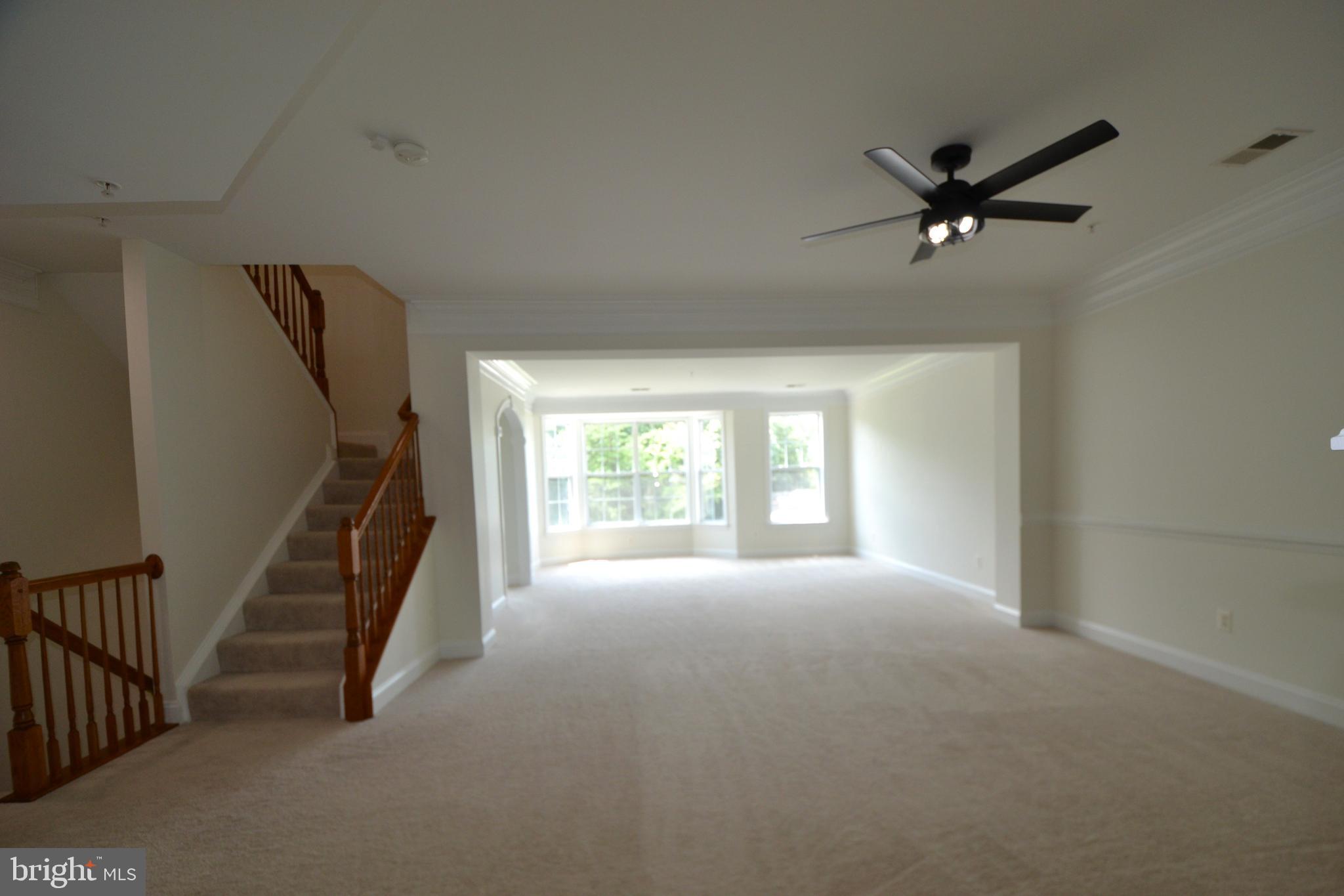 HAMPTON SQUARE CONDOMINIUMS - Residential