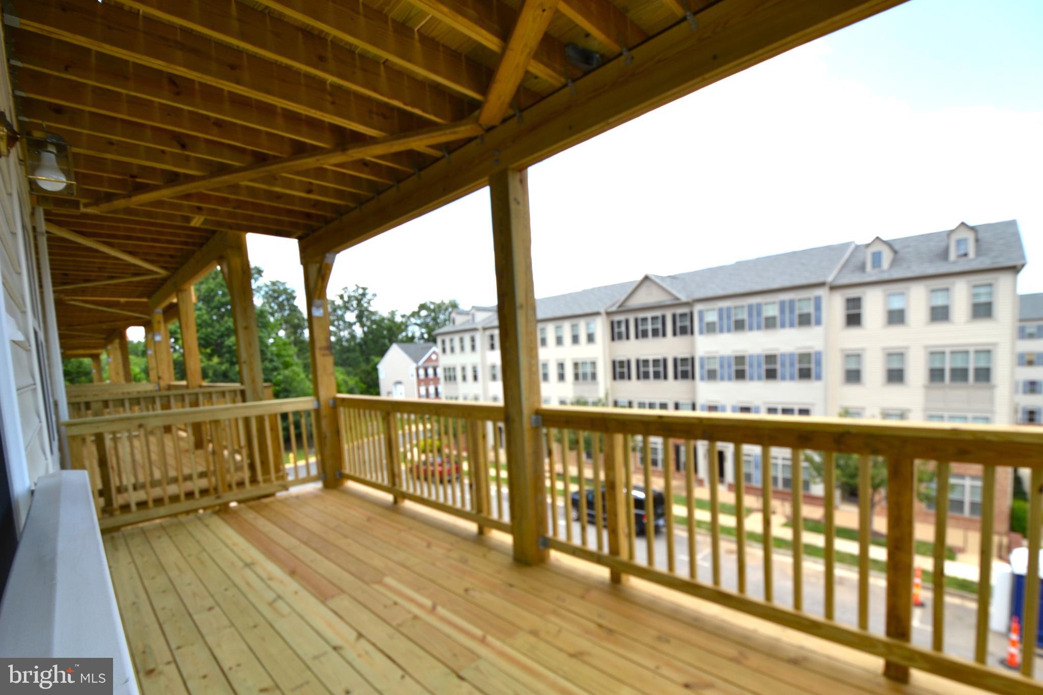 HAMPTON SQUARE CONDOMINIUMS - Residential