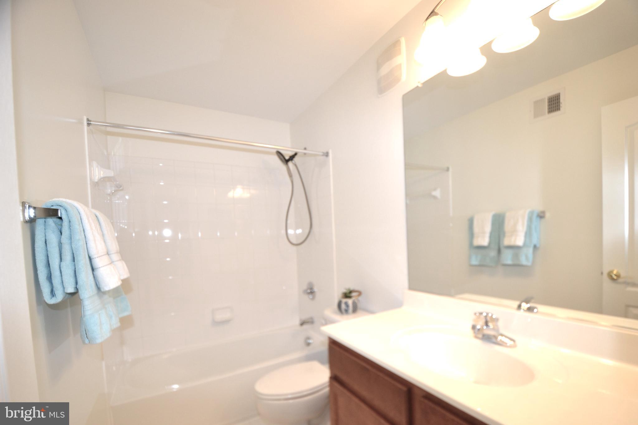 HAMPTON SQUARE CONDOMINIUMS - Residential