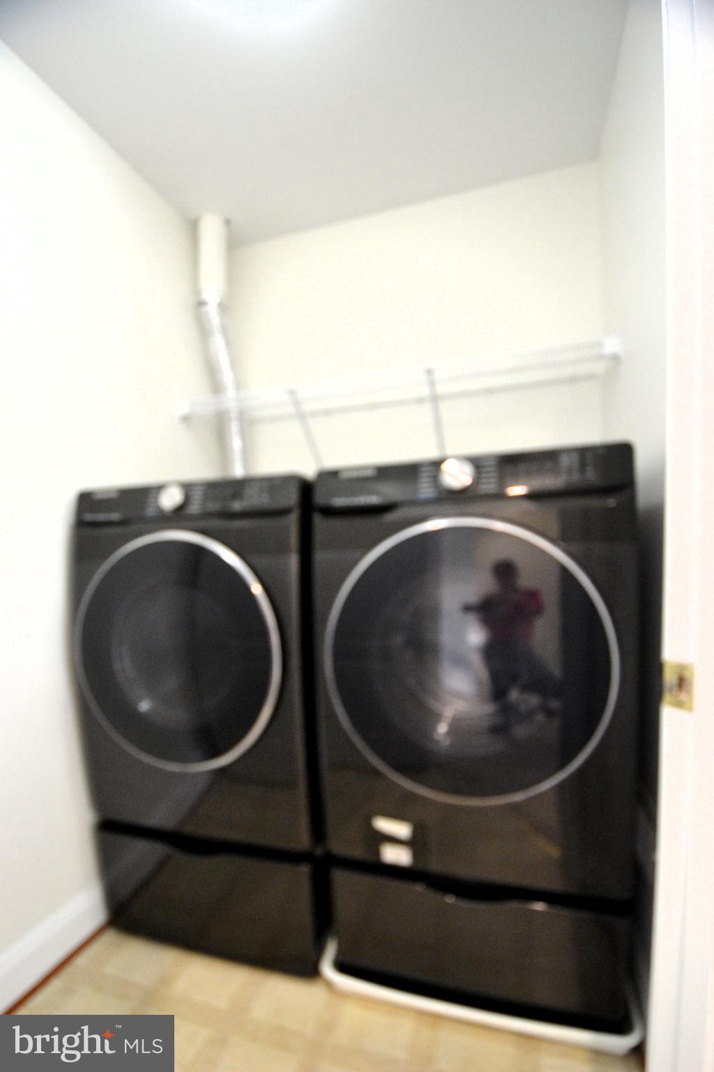 HAMPTON SQUARE CONDOMINIUMS - Residential