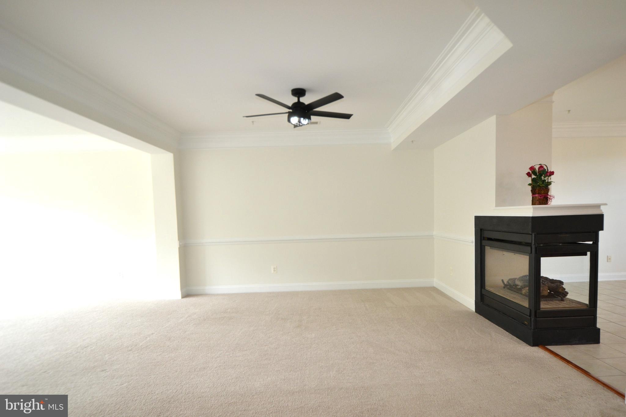 HAMPTON SQUARE CONDOMINIUMS - Residential