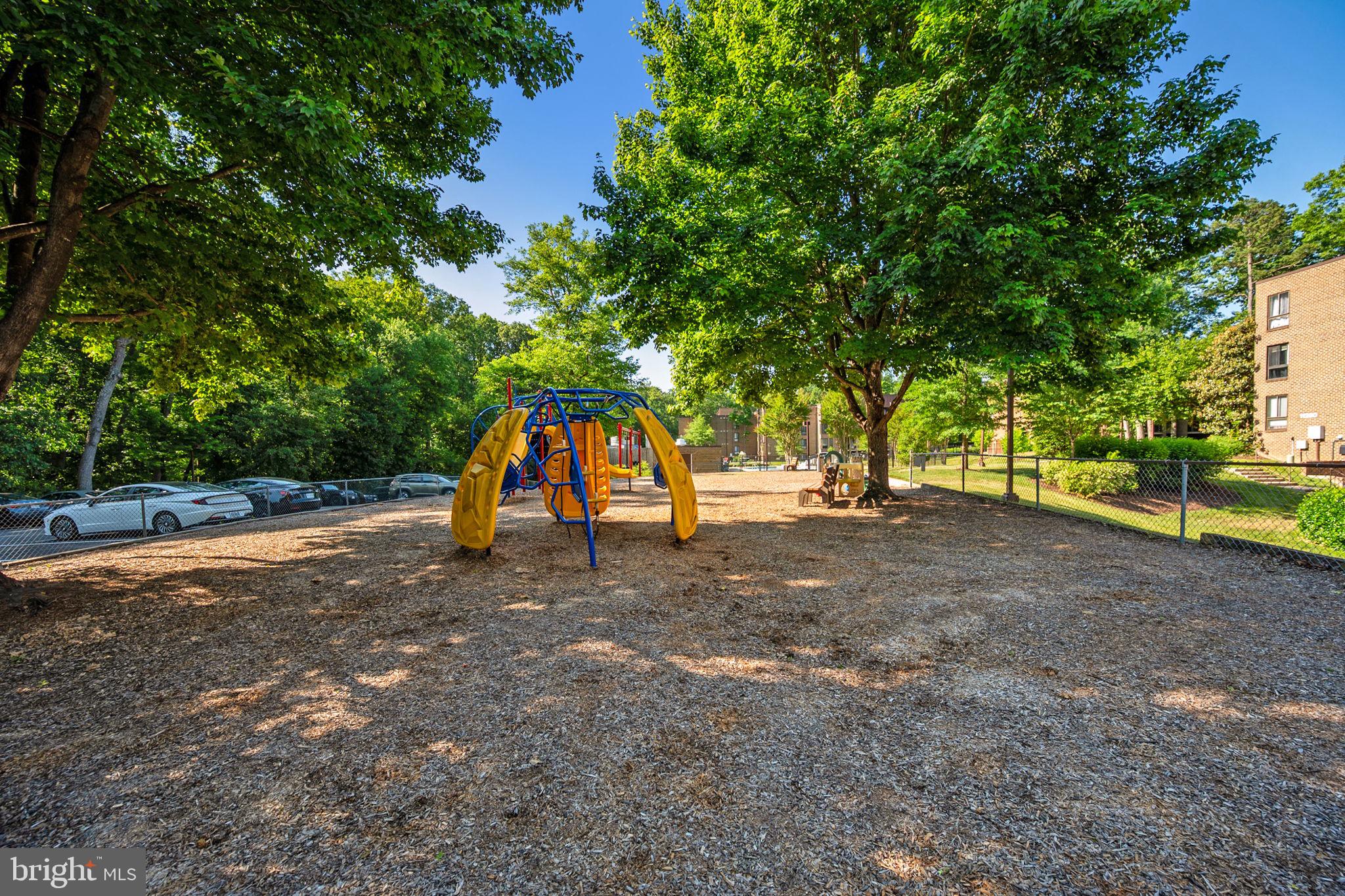 CHESTNUT GROVE - Residential