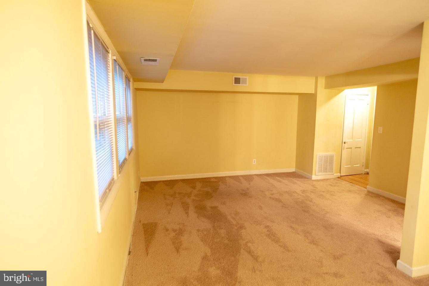 TOP OF THE PARK - Residential Lease