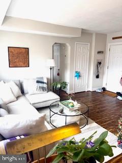 RIVERTON CONDOMINIUMS - Residential Lease