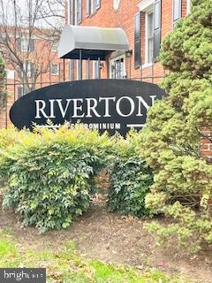 RIVERTON CONDOMINIUMS - Residential Lease