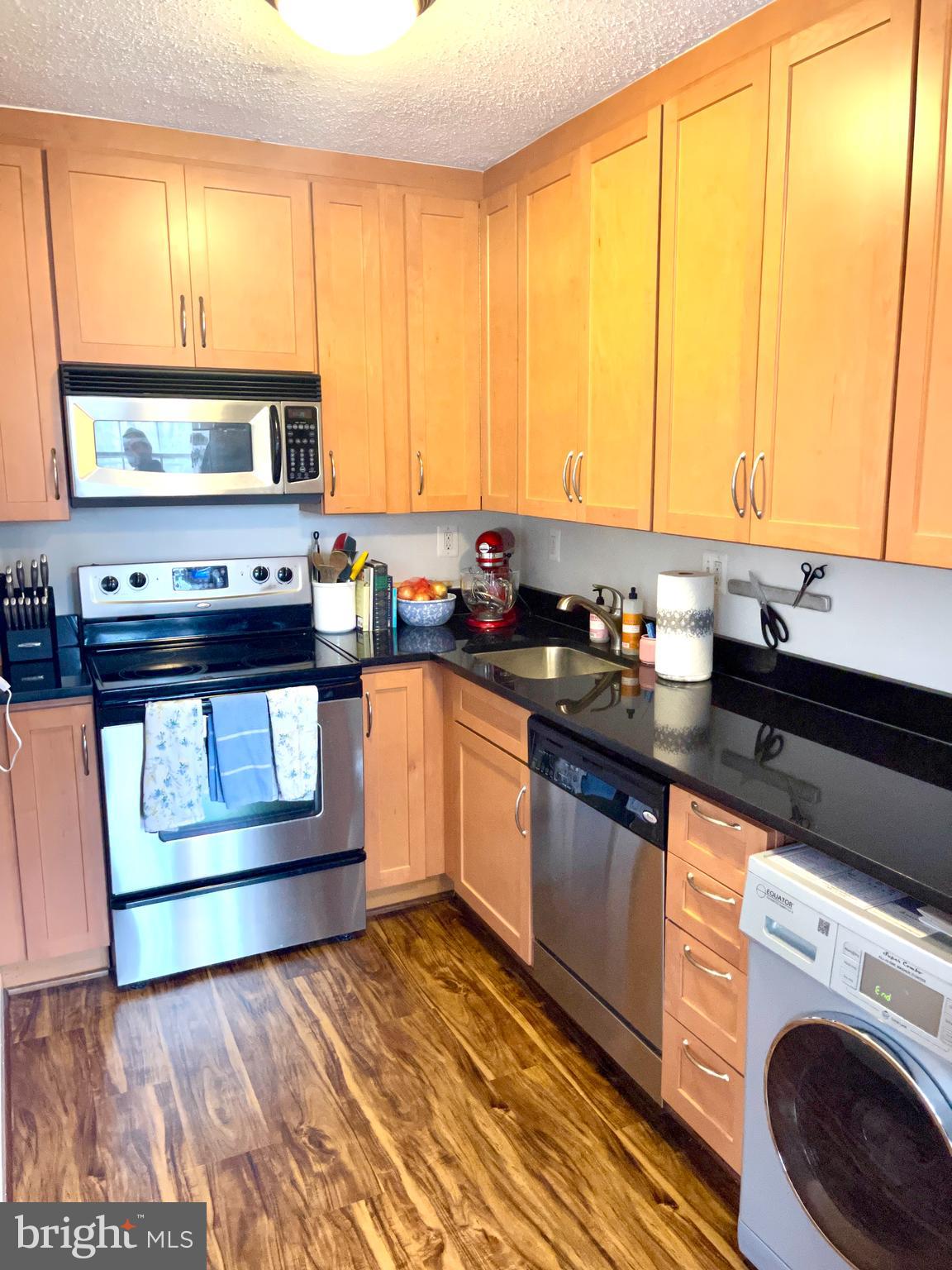 RIVERTON CONDOMINIUMS - Residential Lease