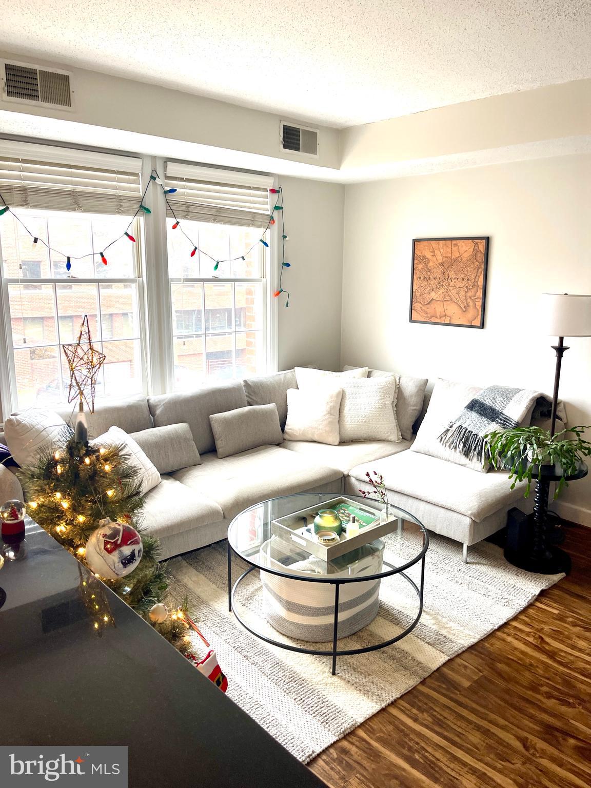 RIVERTON CONDOMINIUMS - Residential Lease