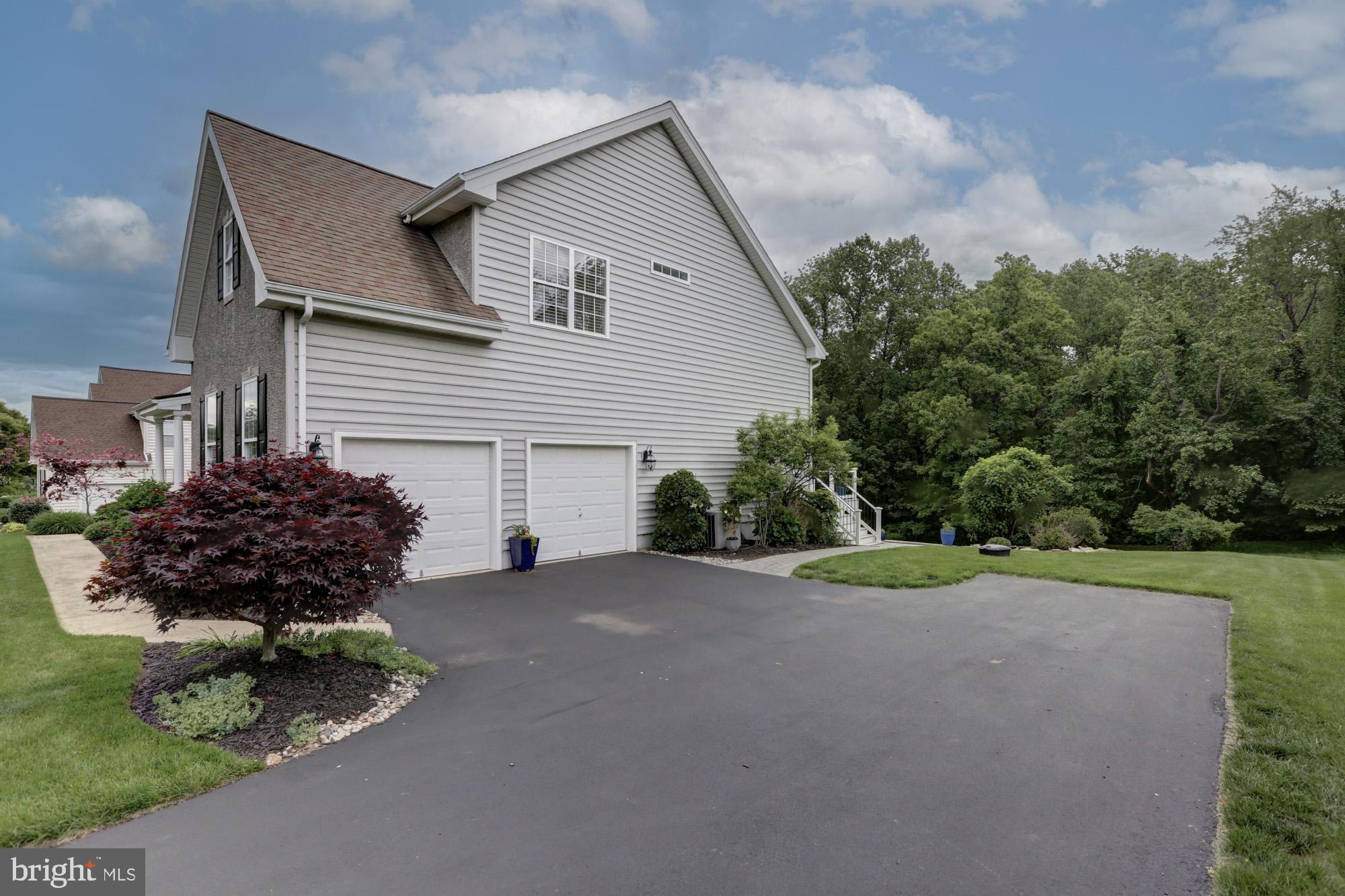 406 BOBS LANE