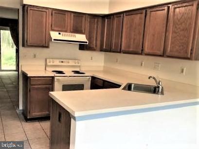 HUNT MEADOW - Residential