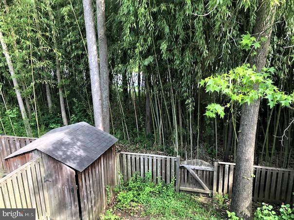 HUNT MEADOW - Residential