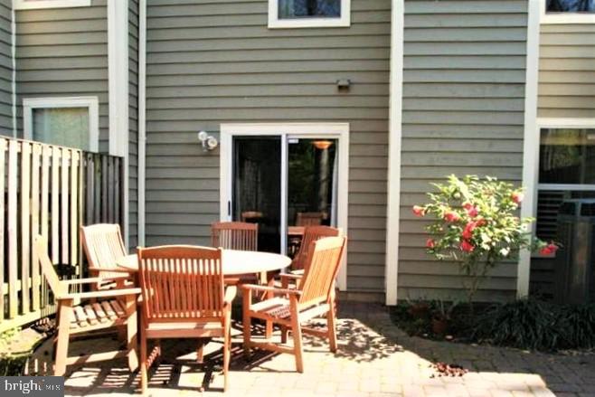 HUNT MEADOW - Residential