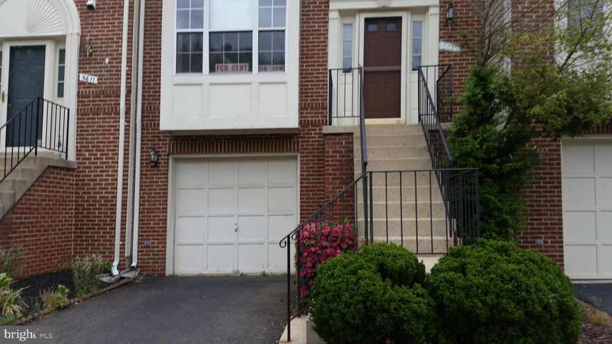 Three level Townhouse and a walkout basement to a fenced back yard.. Neutral throughout. Living room, family room w/ gas fireplace, large deck off of the kitchen. Use NVAR rental application. Sorry no smokers. Close to schools shopping, Belvior and the Coast Guard Station. Wegmans grocery very close by.
