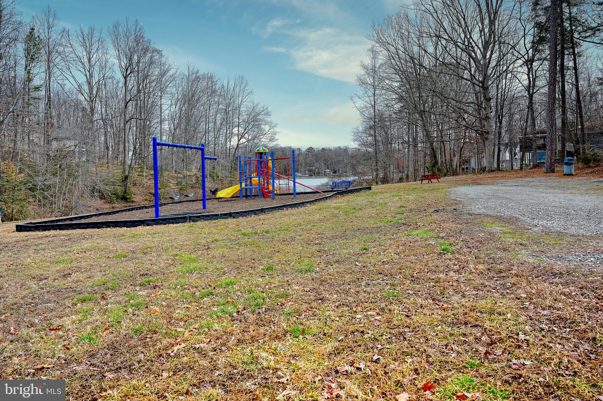 LAKE CAROLINE - Residential