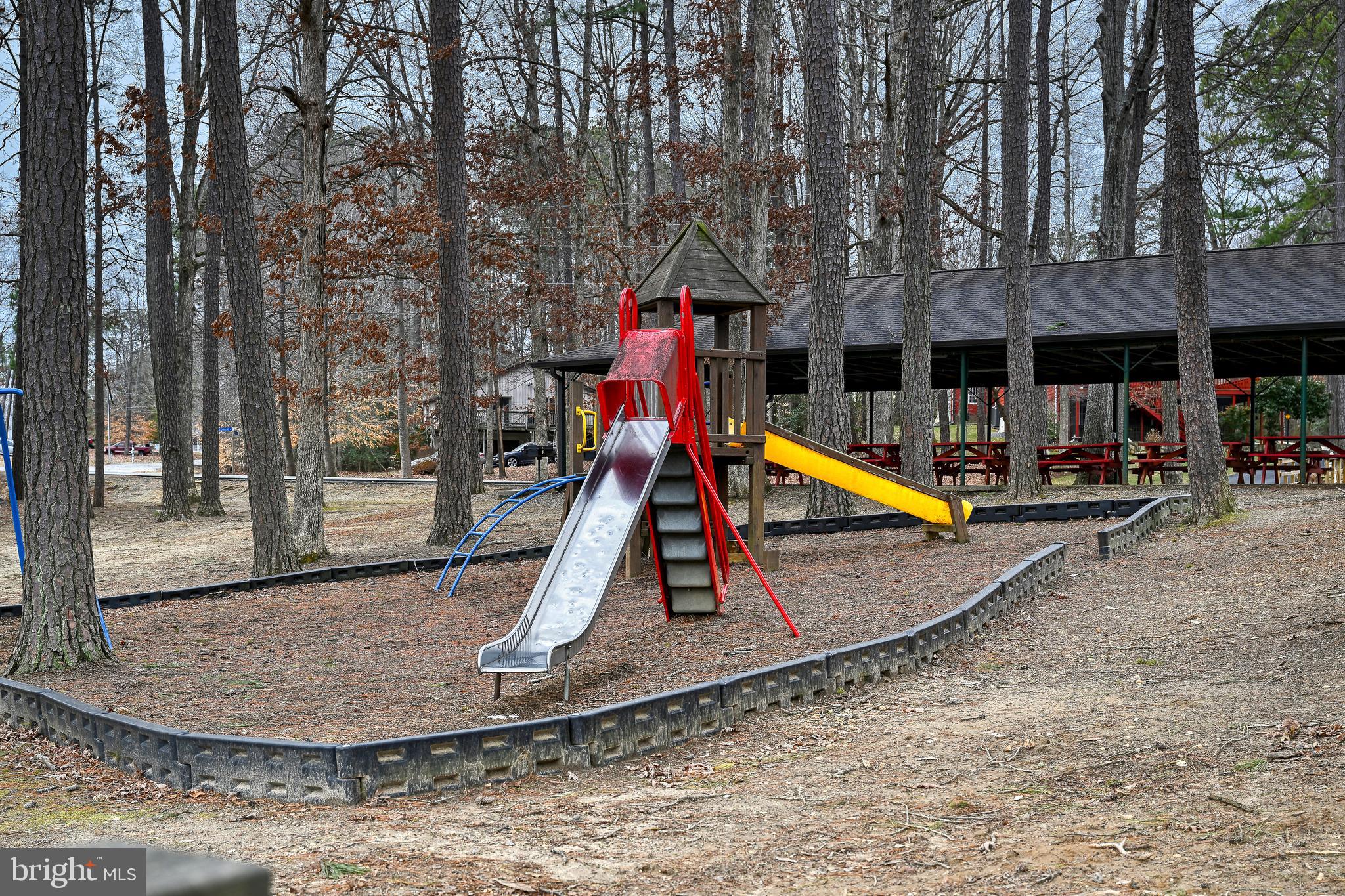 LAKE CAROLINE - Residential