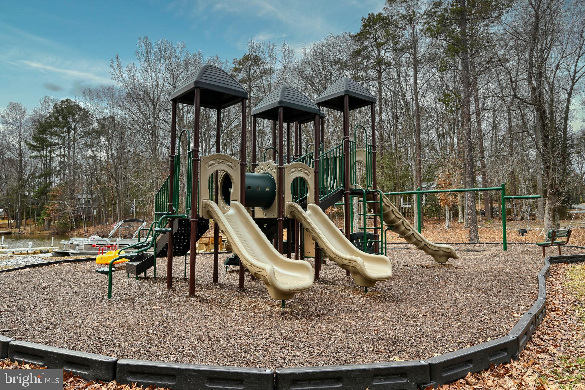 LAKE CAROLINE - Residential