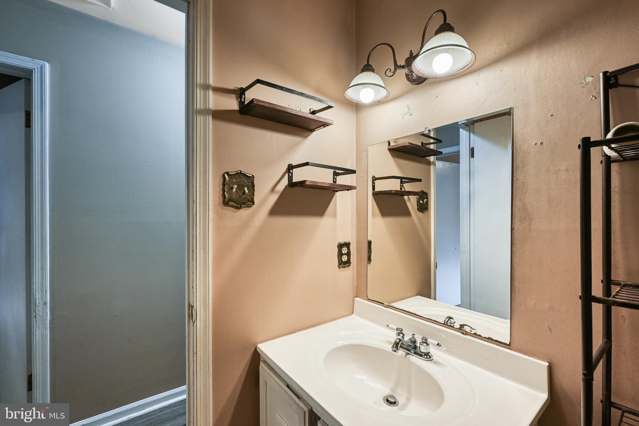 LAKE CAROLINE - Residential