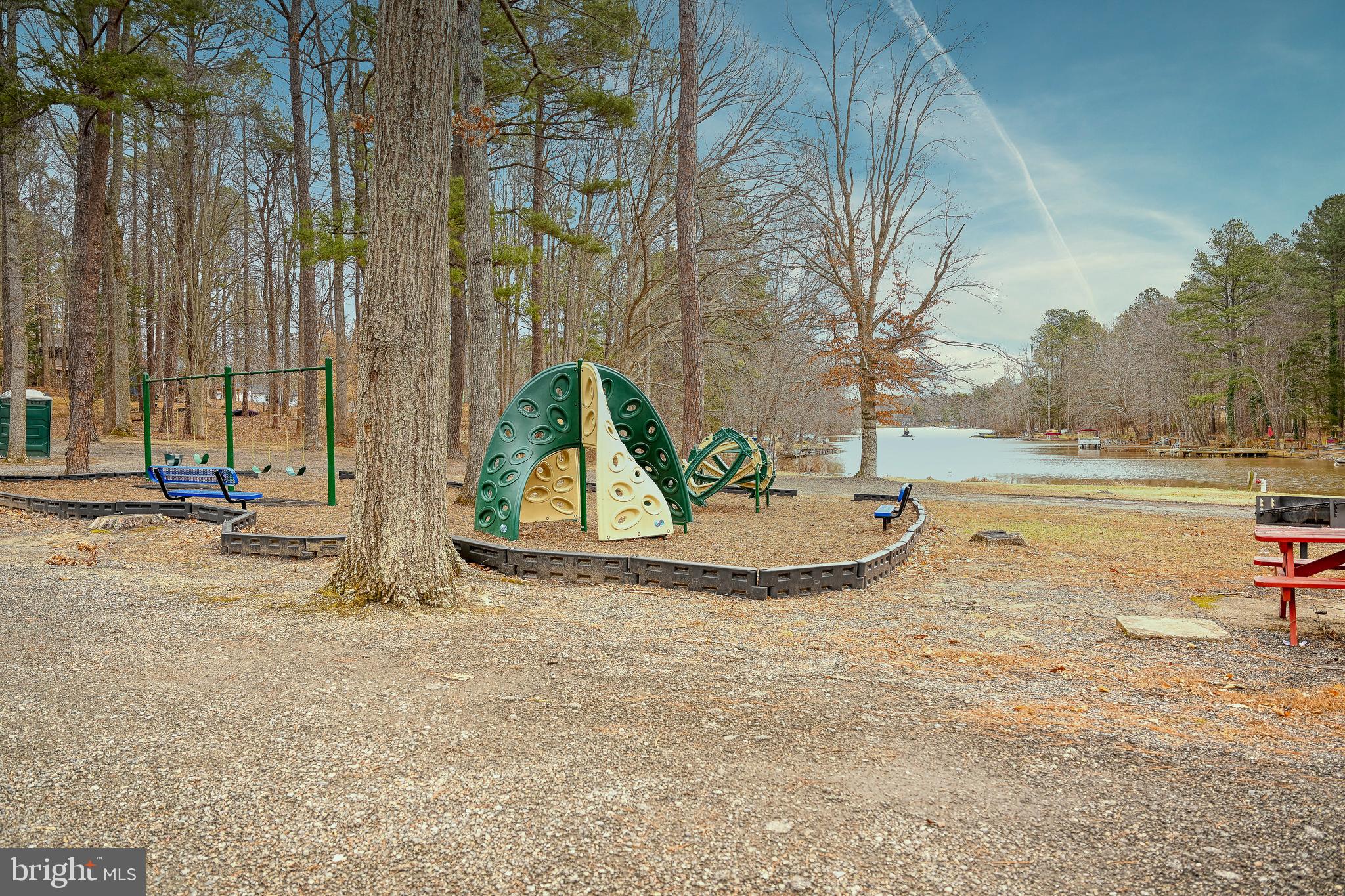 LAKE CAROLINE - Residential
