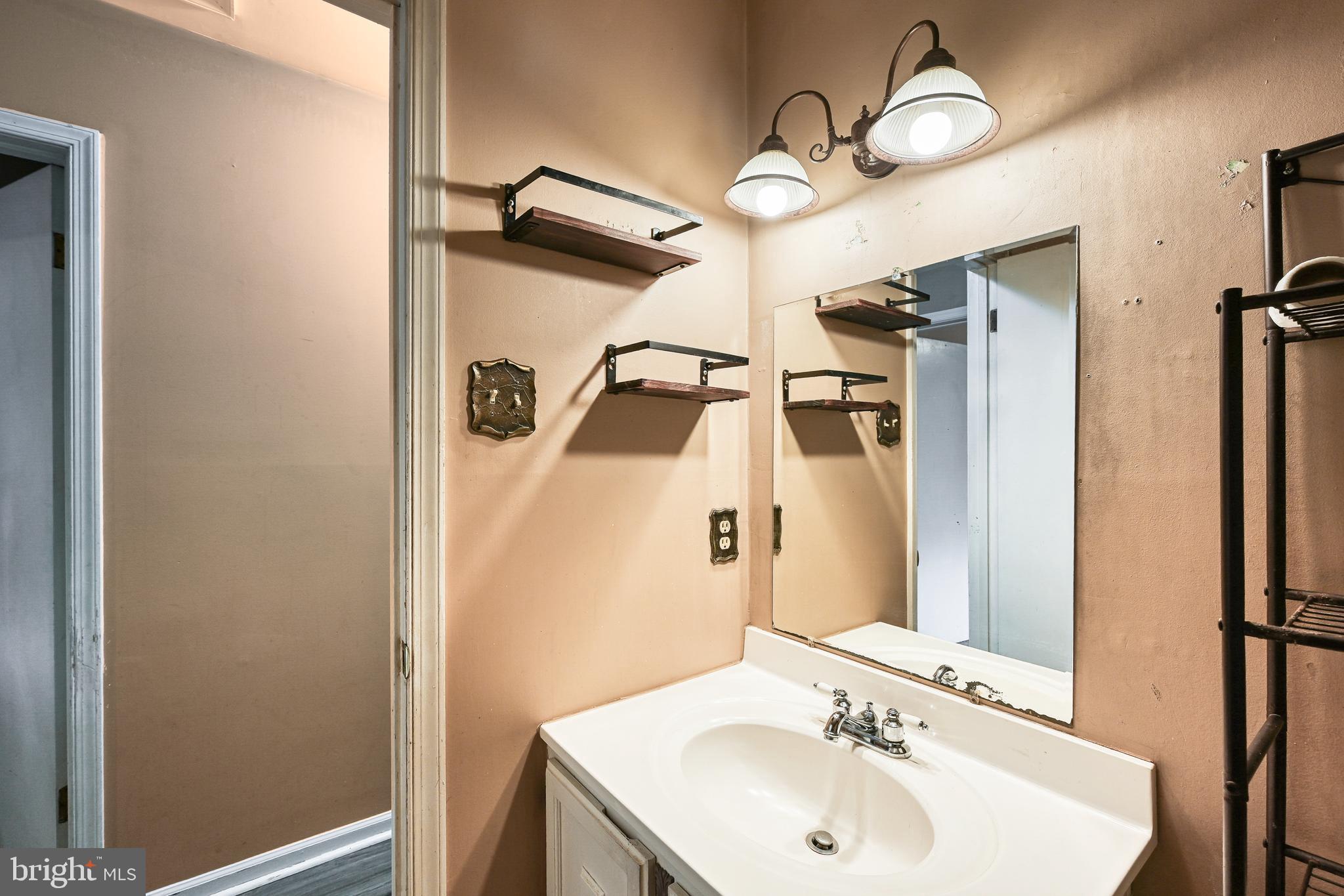 LAKE CAROLINE - Residential