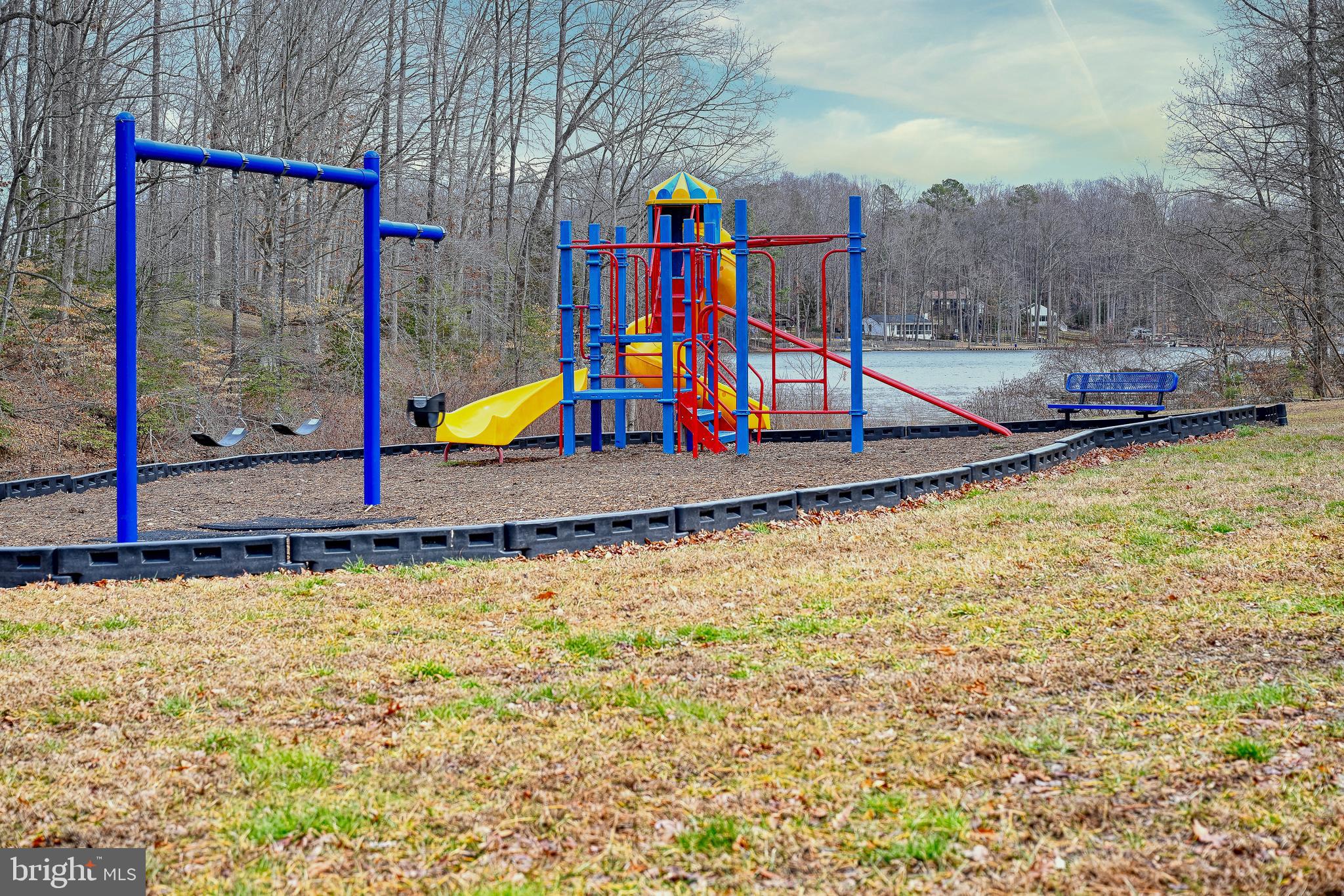 LAKE CAROLINE - Residential