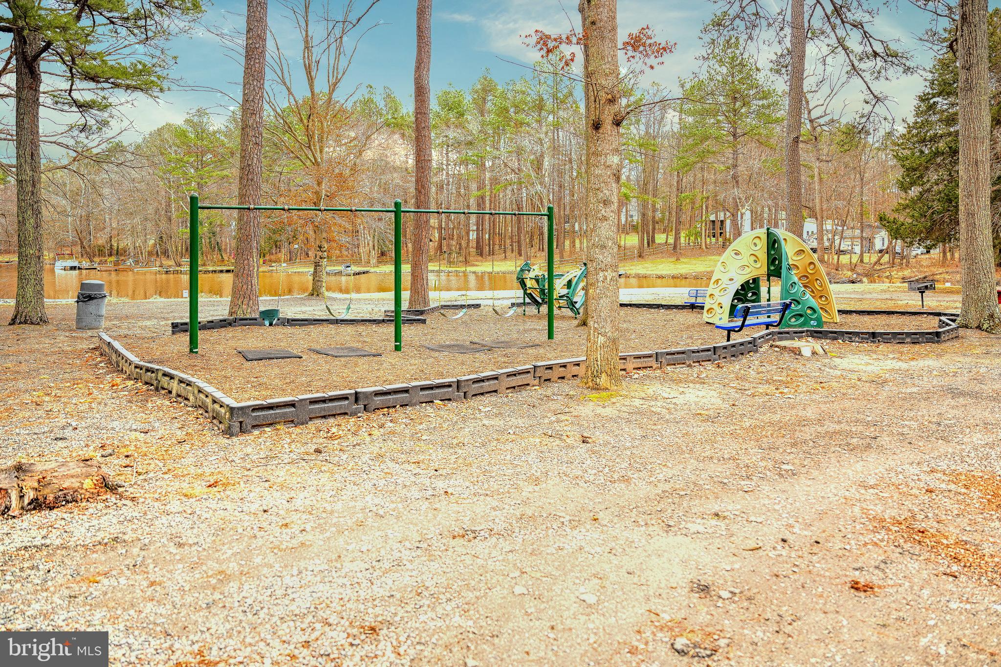 LAKE CAROLINE - Residential