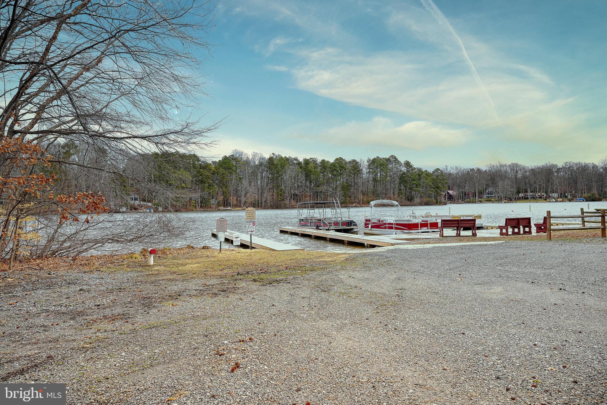 LAKE CAROLINE - Residential