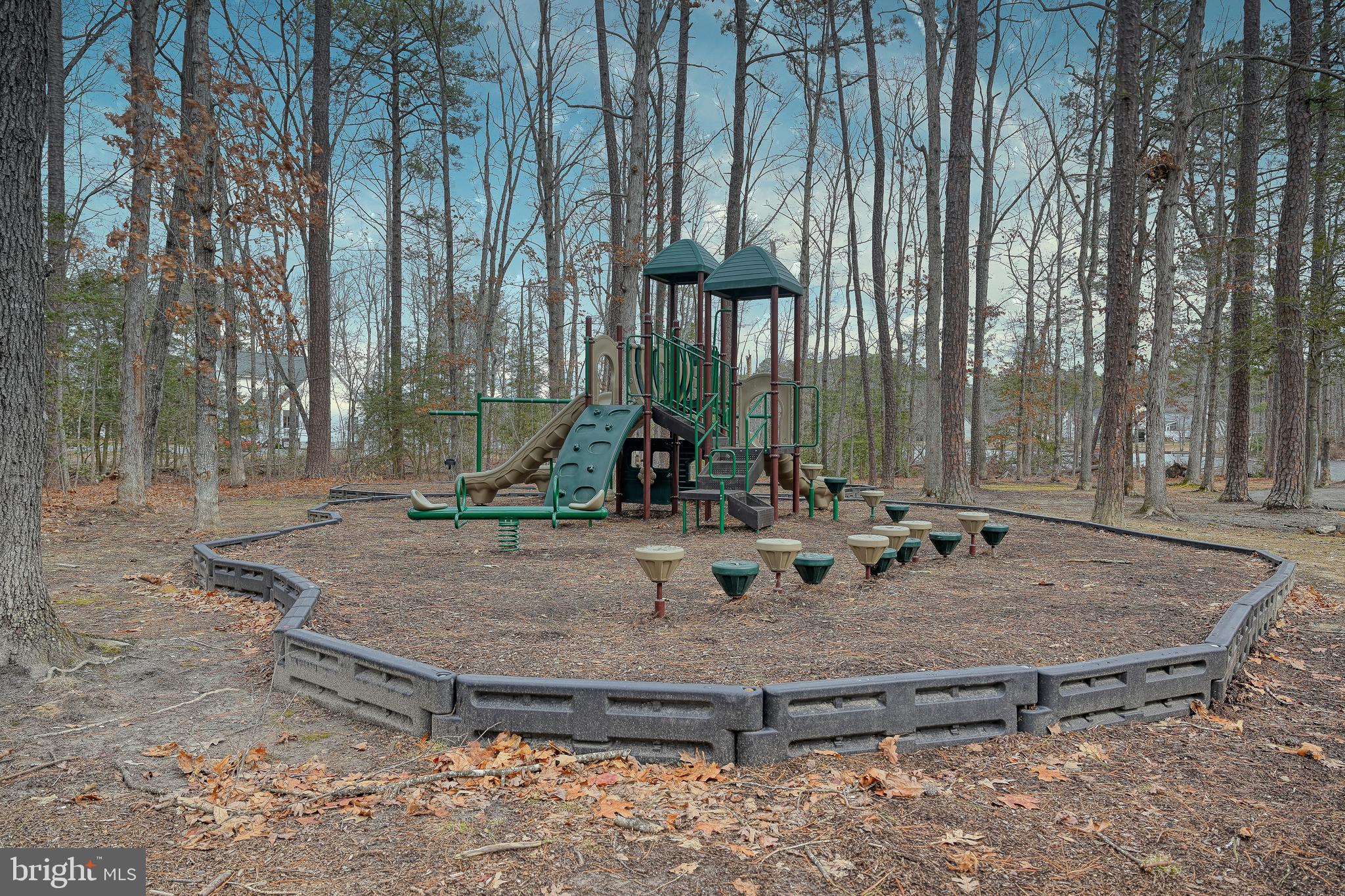 LAKE CAROLINE - Residential