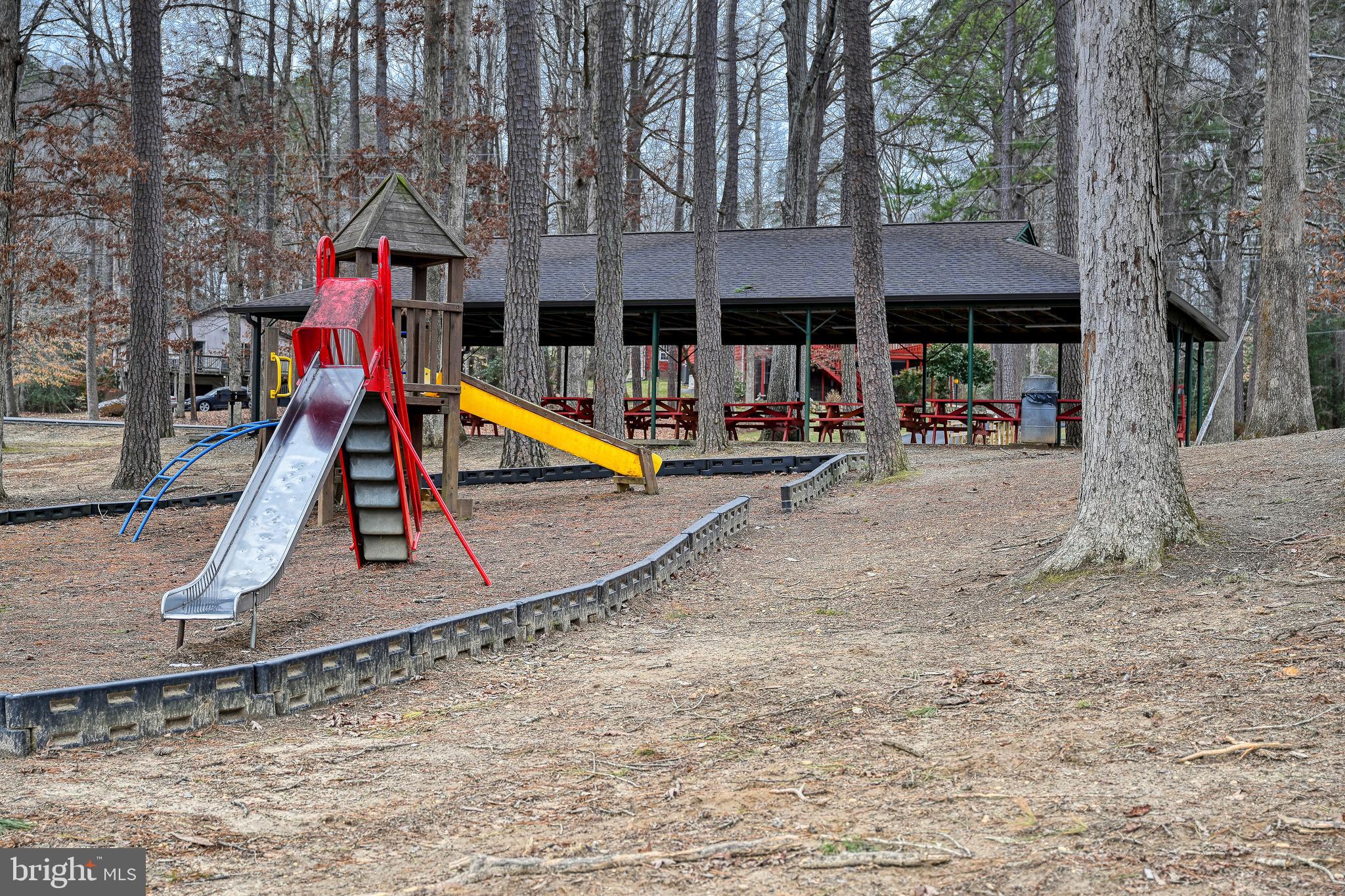 LAKE CAROLINE - Residential