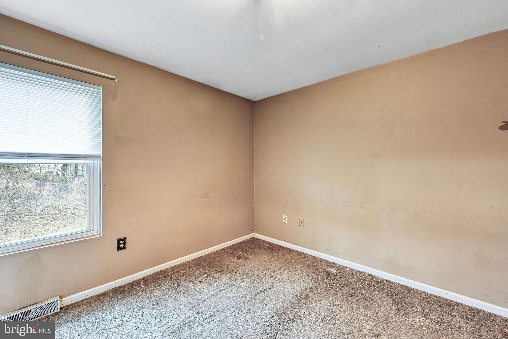 LAKE CAROLINE - Residential