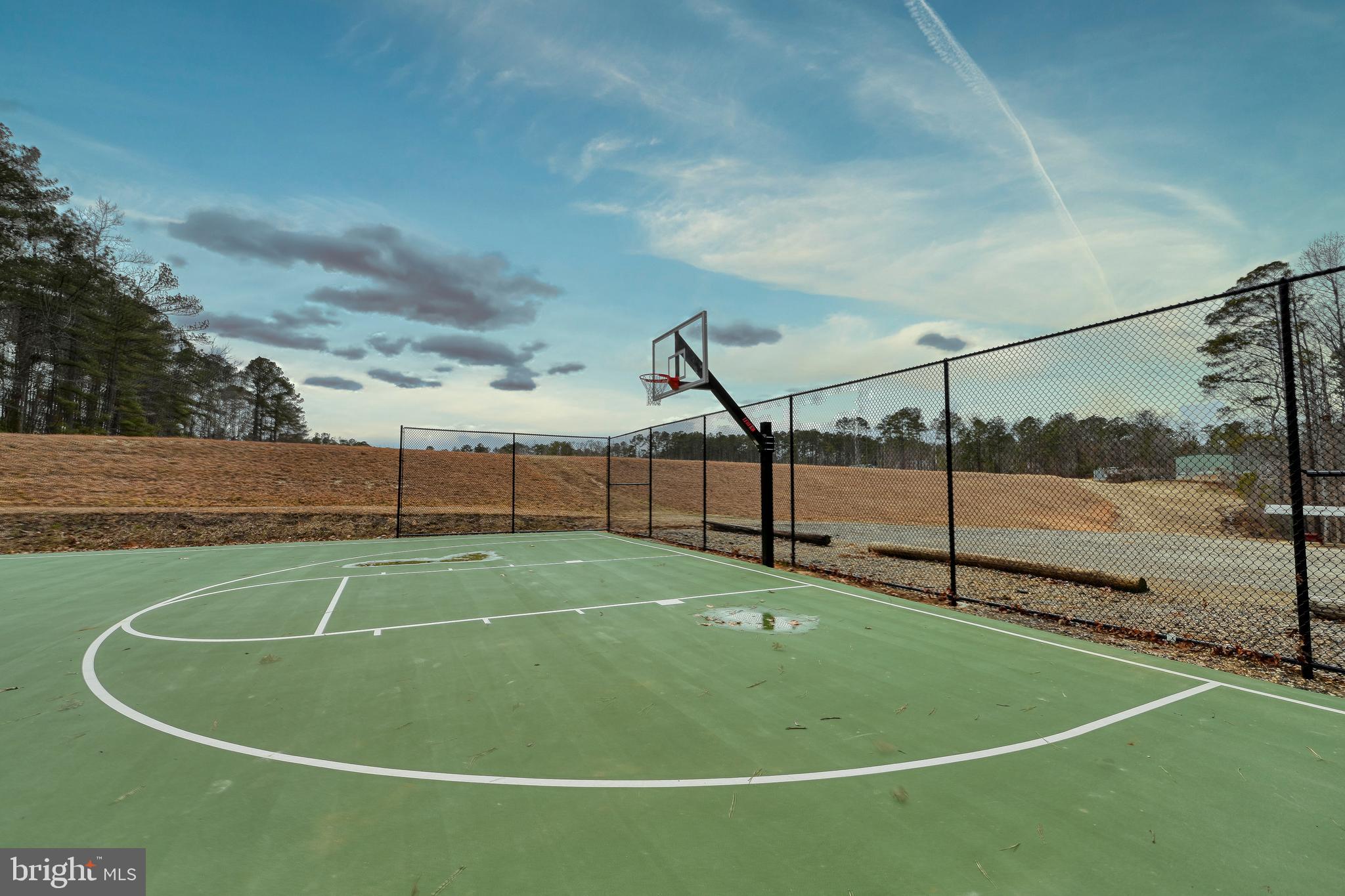 LAKE CAROLINE - Residential