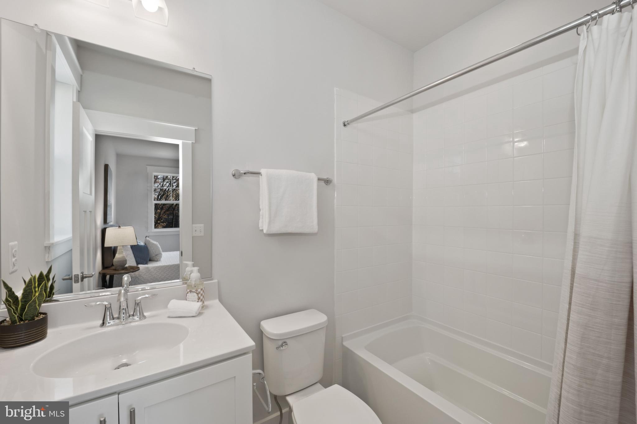 DEANWOOD PARK - Residential