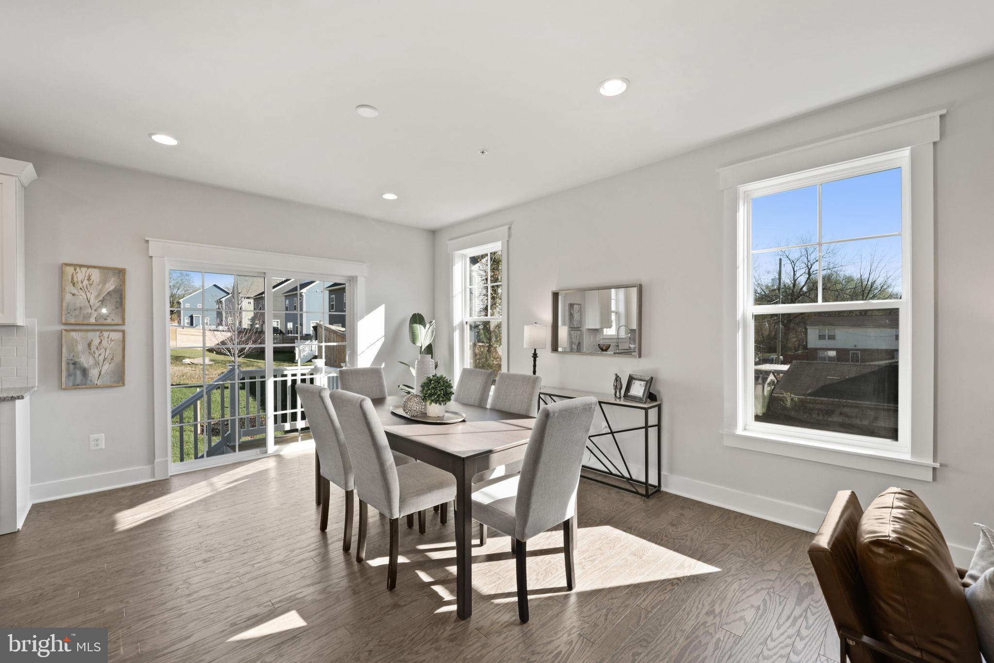 DEANWOOD PARK - Residential