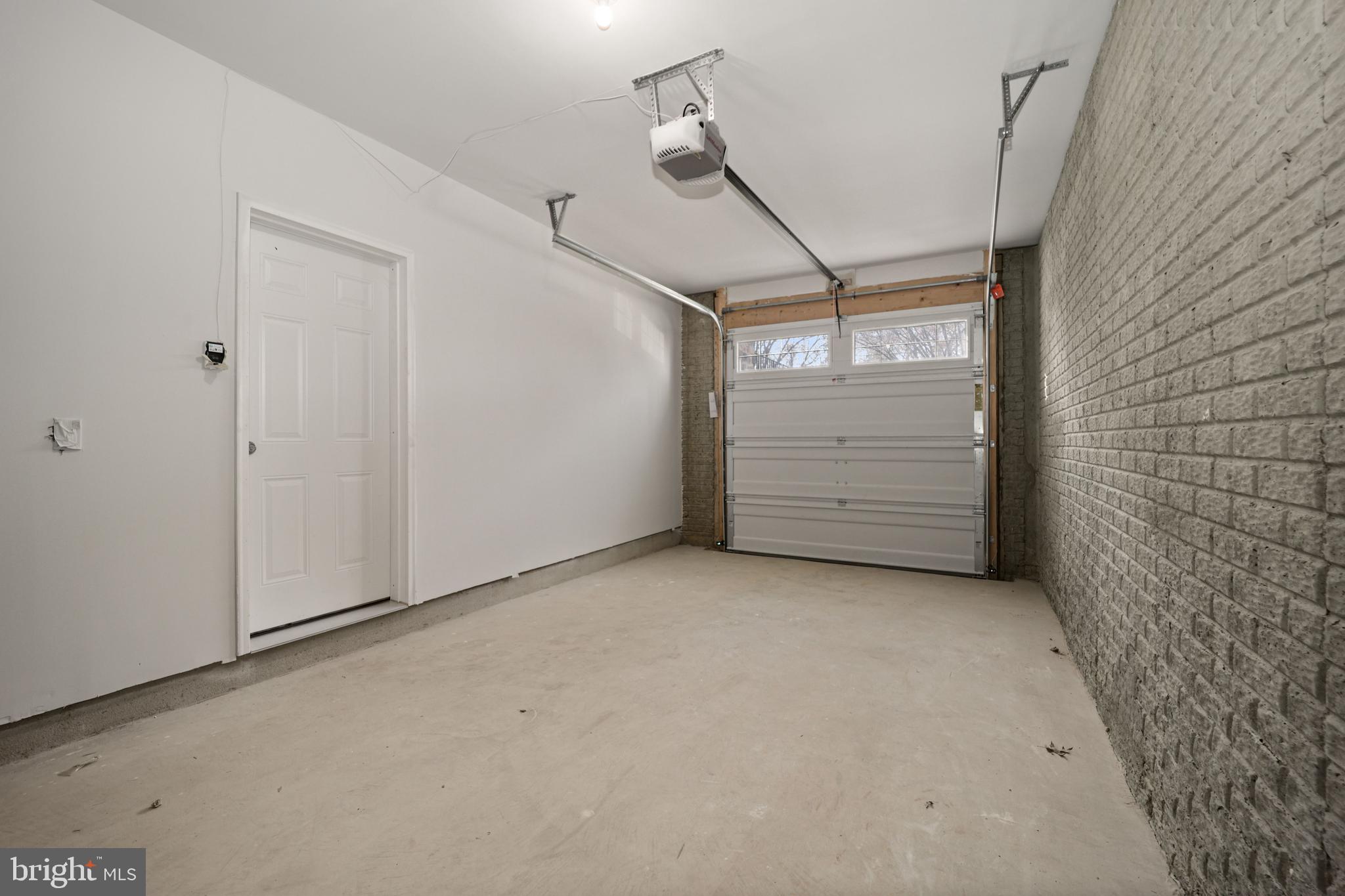 DEANWOOD PARK - Residential