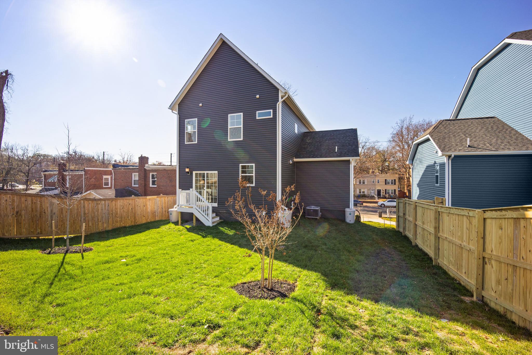 DEANWOOD PARK - Residential