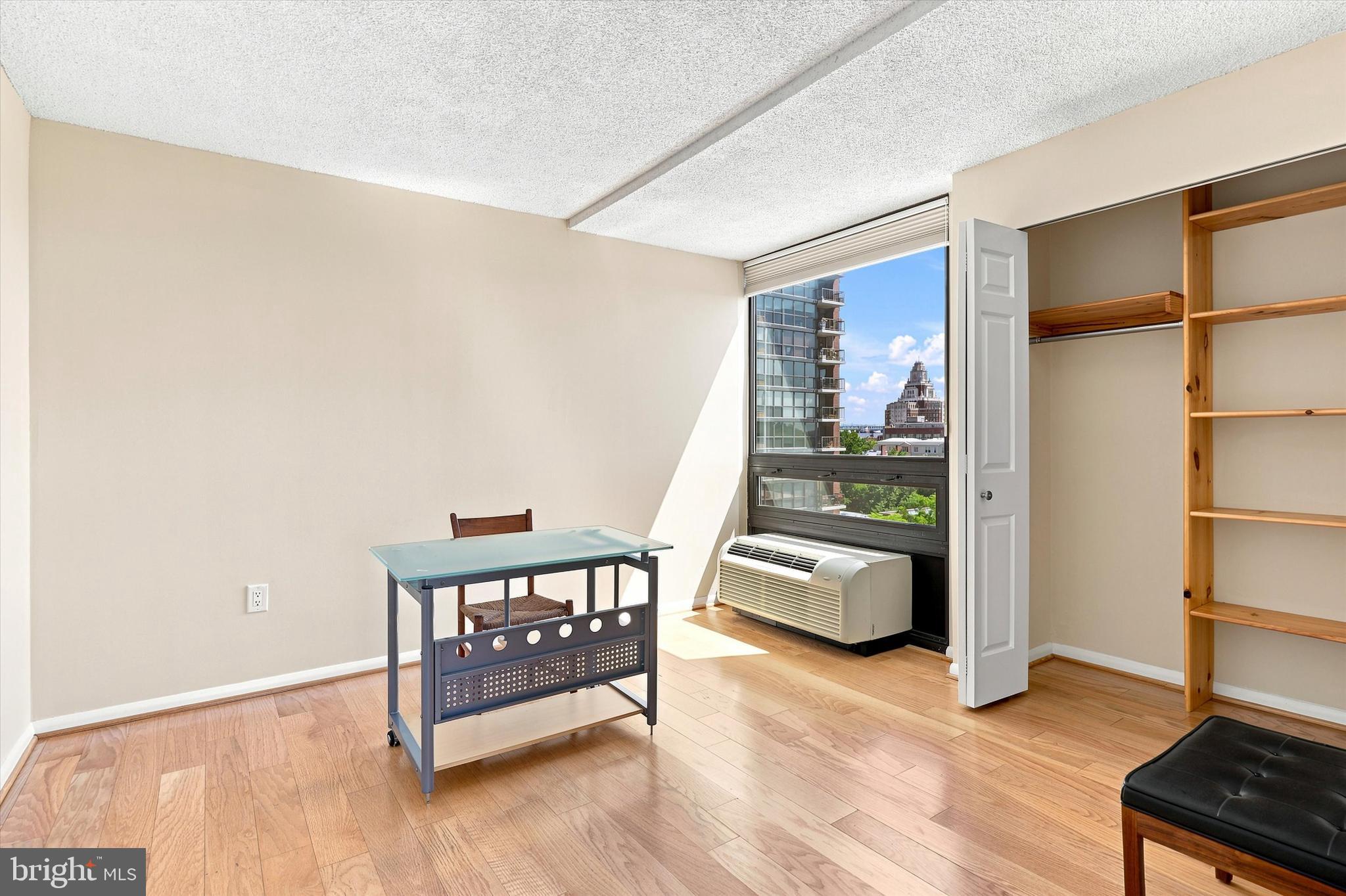 241 S 6TH STREET 00 912G