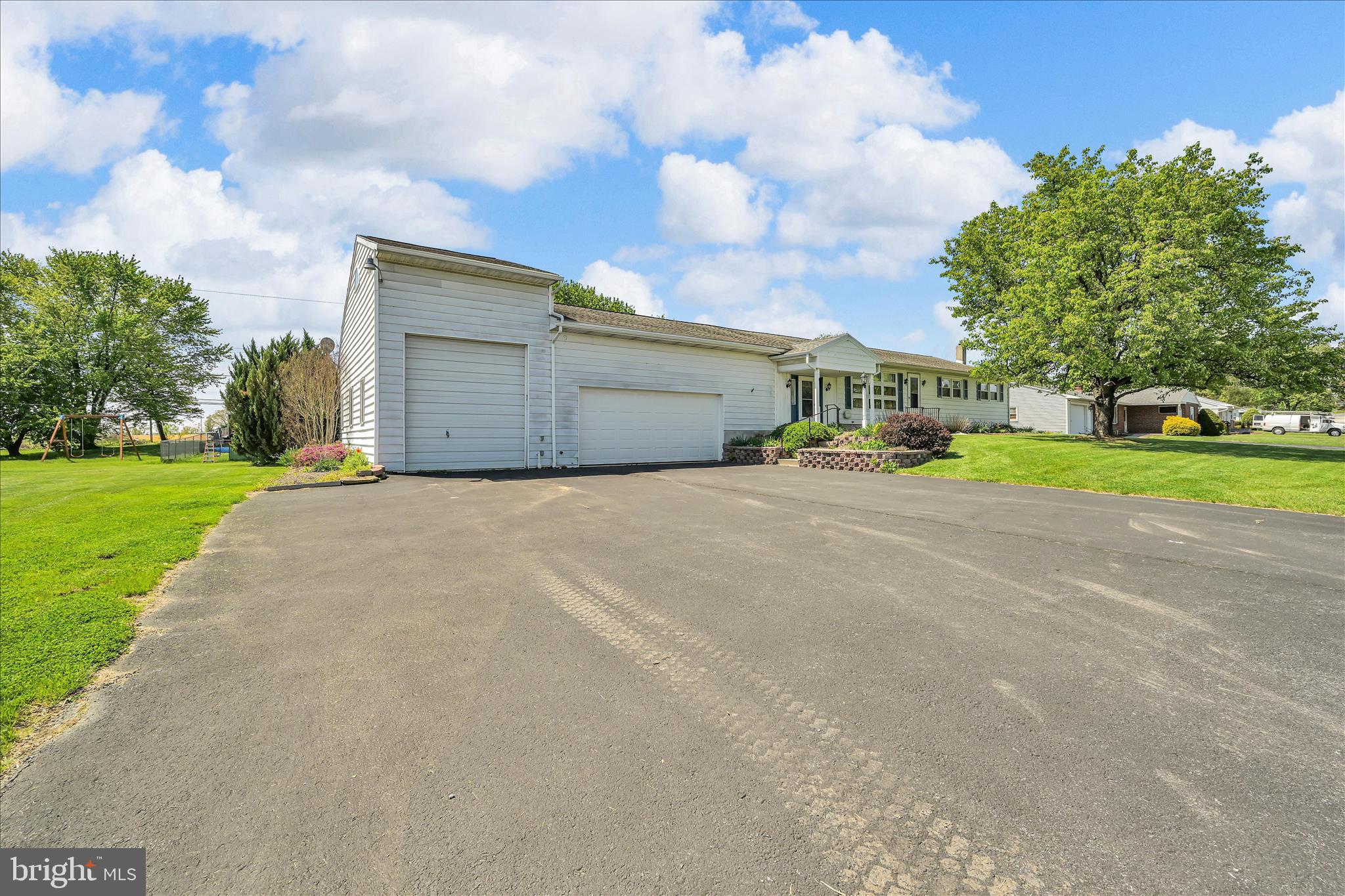1390 POTTSVILLE PIKE